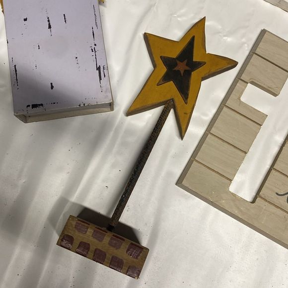 Primitive home decor bundle - Picture 3 of 12